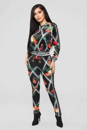 Avah Velvet Loungewear Set - Black/Multi